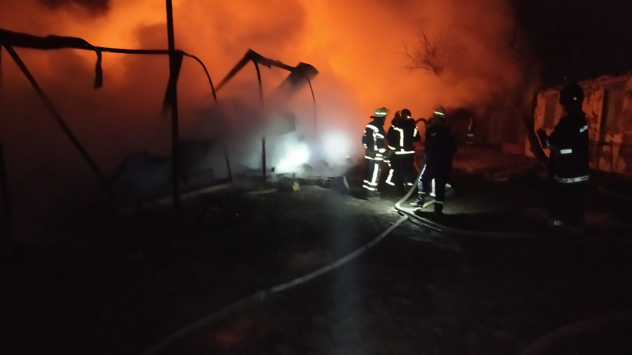 На базе отдыха под Одессой сгорели семь домов. Фото: ГСЧС
